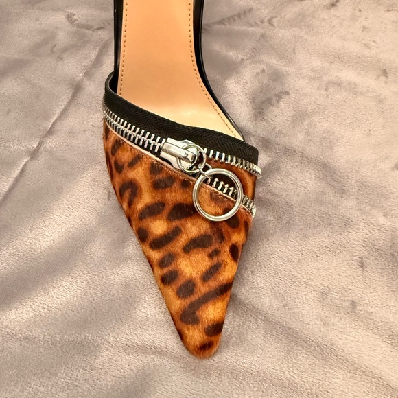 🐆 Steve Madden Dipper Leopard Calf Hair Zipper Pumps - Picture 8 of 9